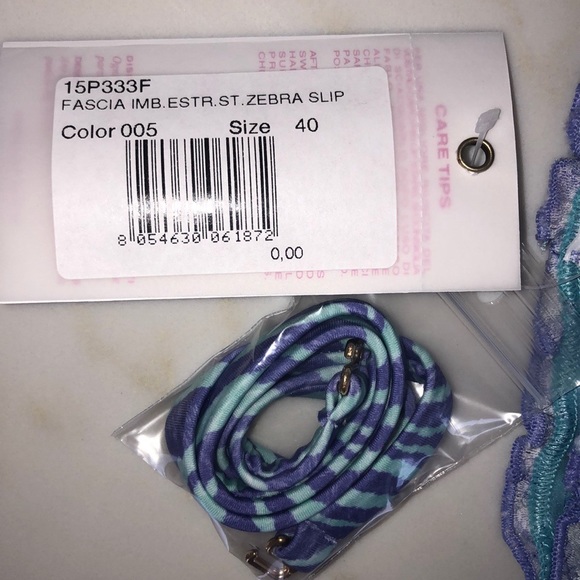 Pin-Up Stars Zebra Bikini - Picture 9 of 12